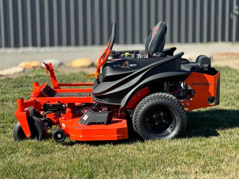 2024 Bad Boy ZT 60 Avenger  Bad Boy Mowers 